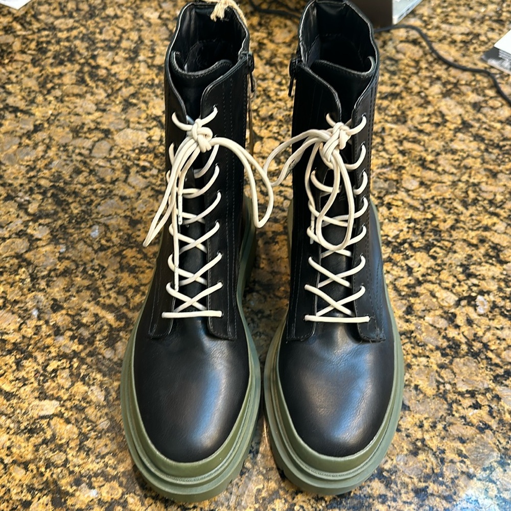 Cool Planet Black/ Army Green Lace Up Boots Size 10